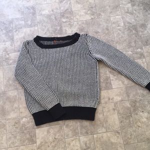 Knitted cru neck pullover